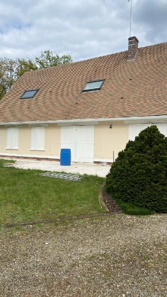 Rénovation complète d'une toiture et d'une façade à Meaux par Jeremy Couverture Rénovation complète d'une toiture et d'une façade à Meaux par Jeremy Couverture