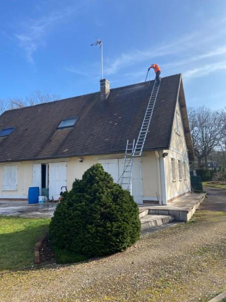 Rénovation complète d'une toiture et d'une façade à Meaux par Jeremy Couverture
