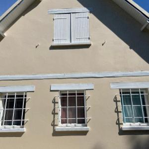 Rénovation complète d'une toiture et d'une façade à Meaux par Jeremy Couverture